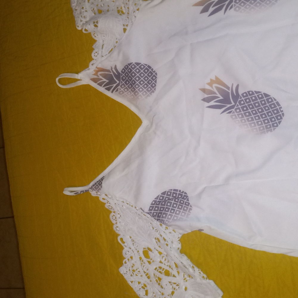Med.pinapple dress see through. Shoulderless with lacee sleeves